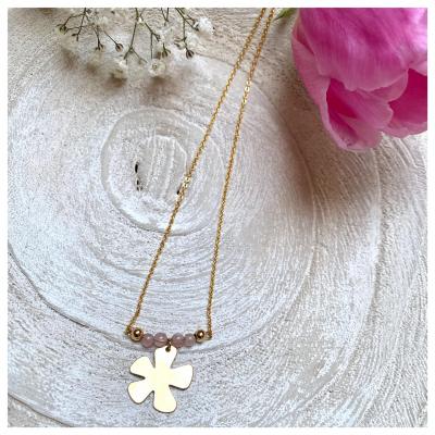 Collier perles quartz rose et pendentif fleur