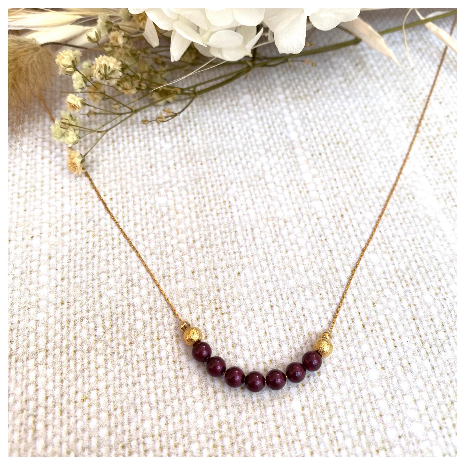 Collier ras-le-cou avec perles nacrées en cristal