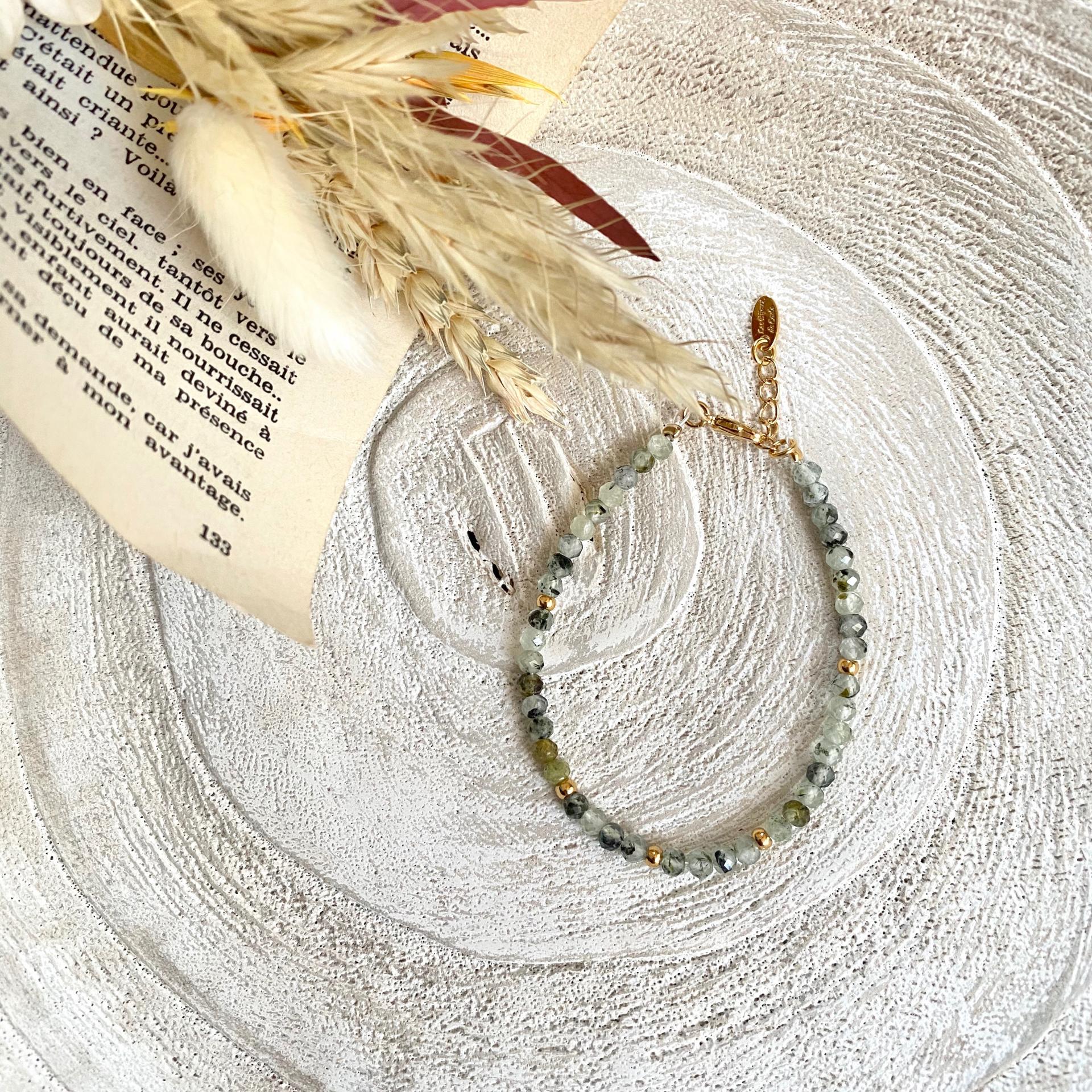Bracelet avec petites perles naturelles